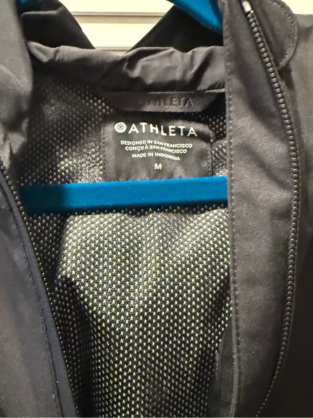 ATHLETA NWT BLACK RAIN-JACKET M WATERPROOF - Picture 3 of 9